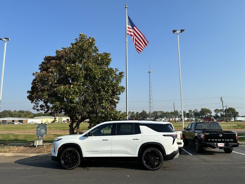 2026 Chevrolet Traverse LT's photo