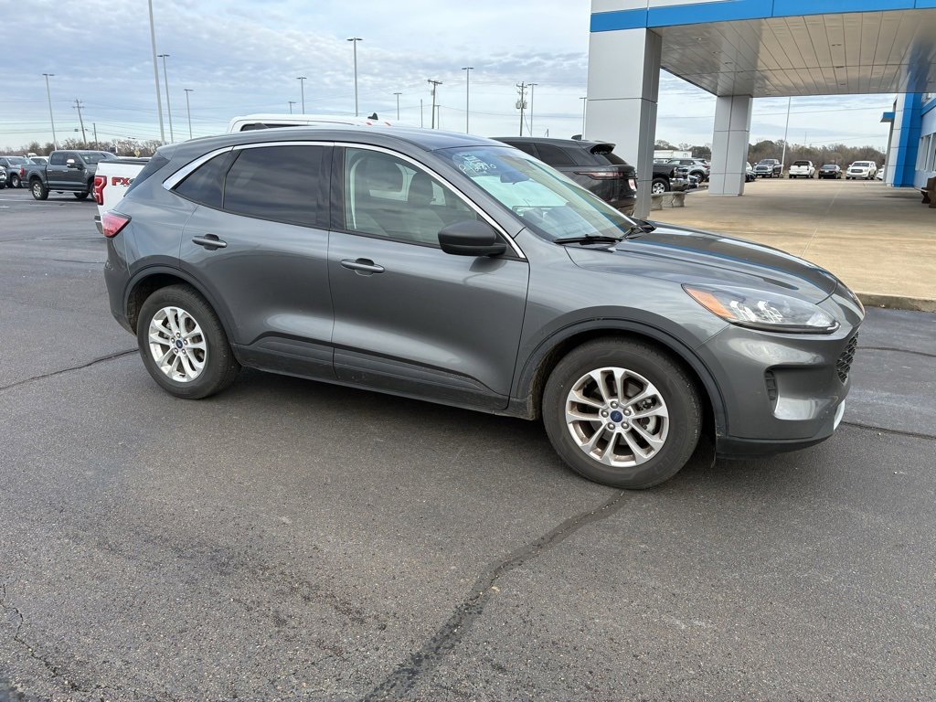 2022 Ford Escape SE's photo