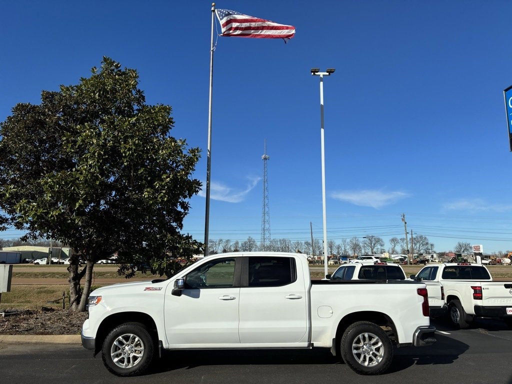Used 2024 Chevrolet Silverado 1500 LT Truck