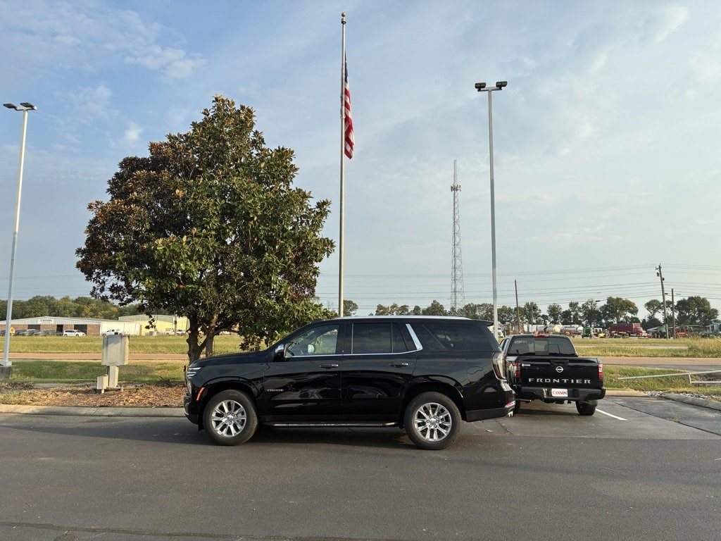 2026 Chevrolet Tahoe Premier's photo