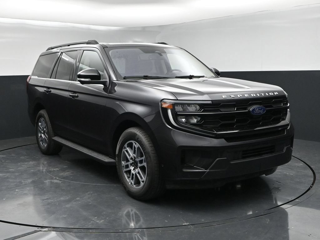 Used 2025 Ford Expedition Active