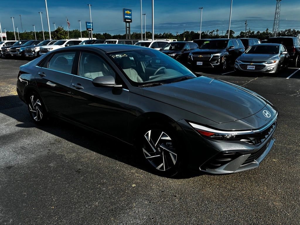 Used 2024 Hyundai Elantra SEL