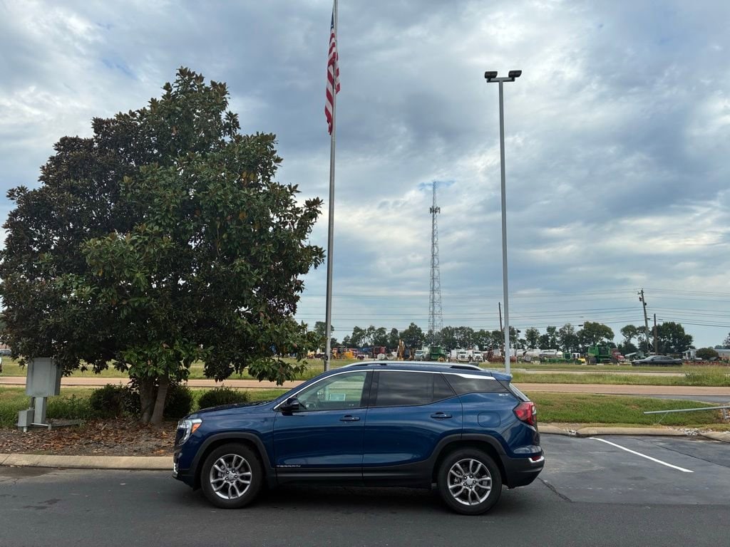 Used 2023 GMC Terrain SLT SUV
