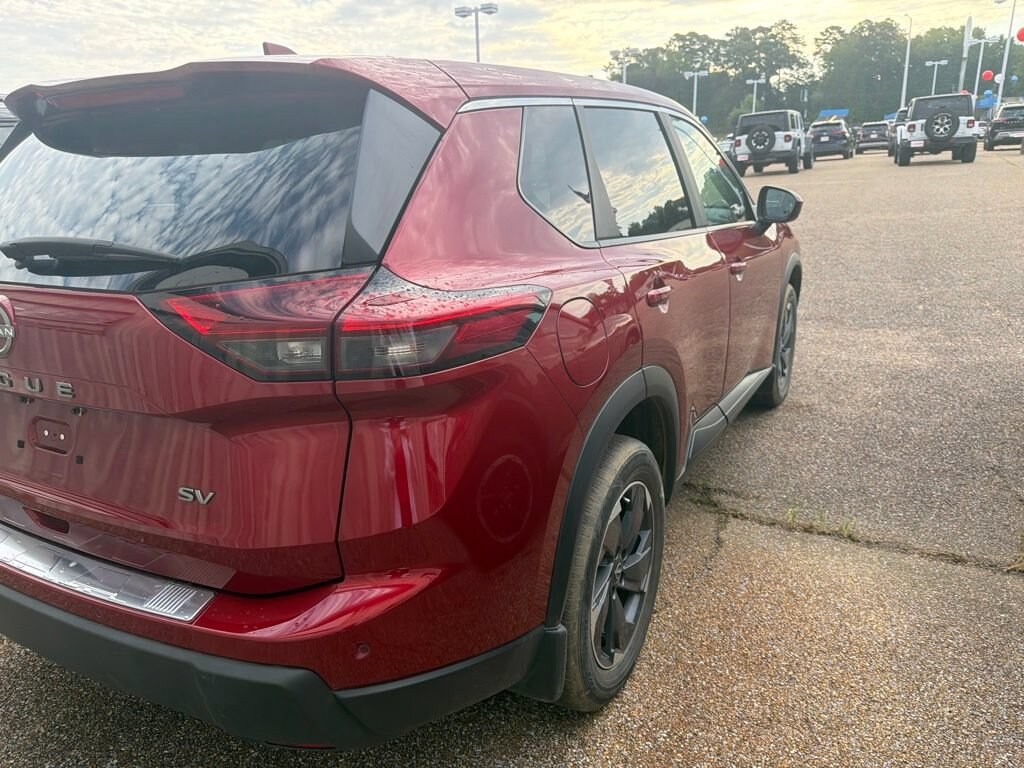 Used 2024 Nissan Rogue SV SUV