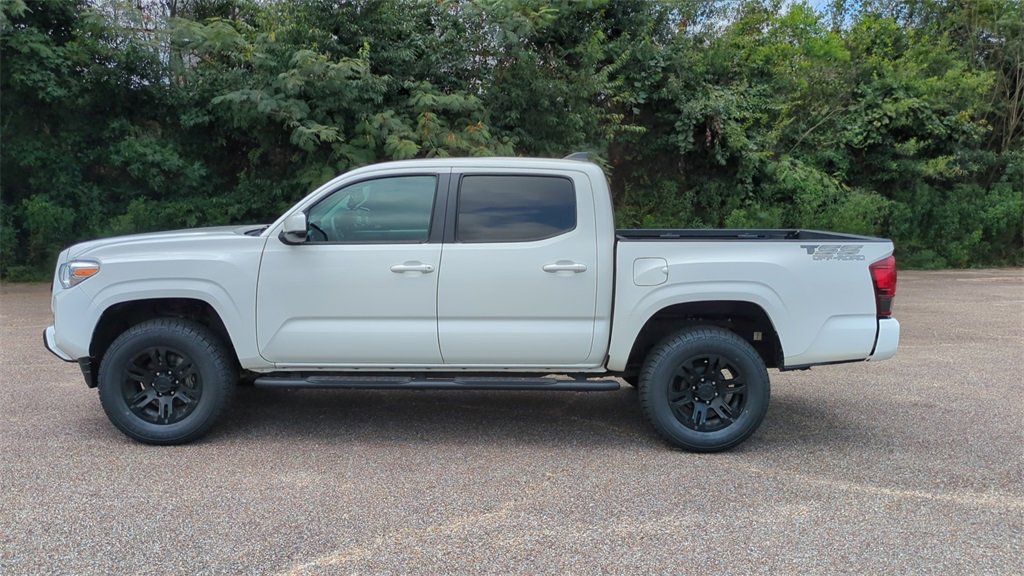 2022 Toyota Tacoma SR photo 2