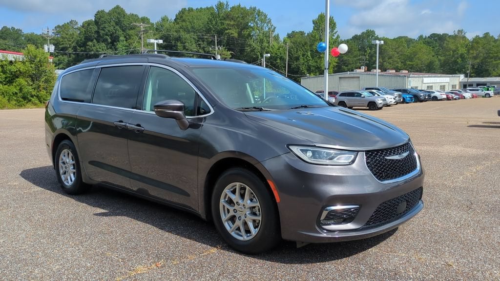 Used 2022 Chrysler Pacifica Touring L Van Passenger Van