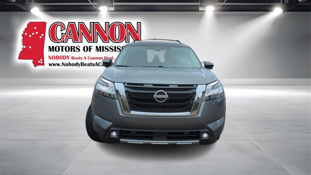 2022 Nissan Pathfinder SL photo 2