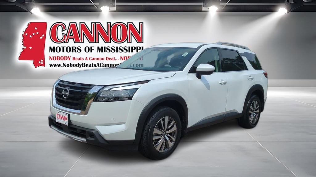 2025 Nissan Pathfinder SL 2WD's photo