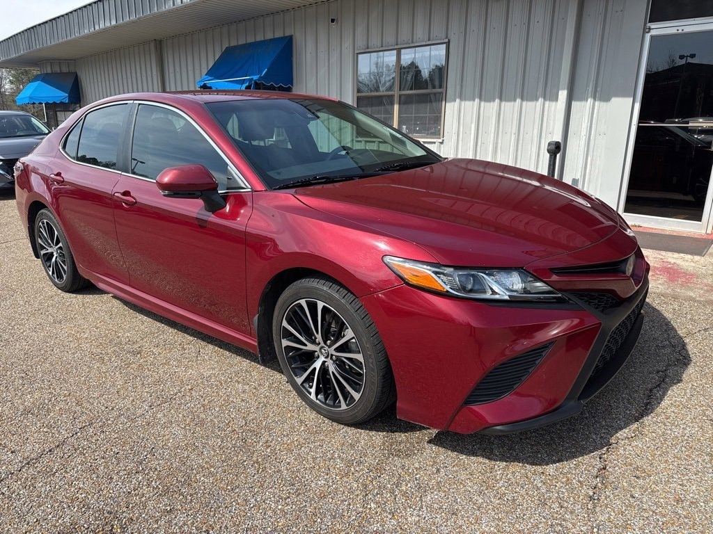Used 2018 Toyota Camry LE Sedan