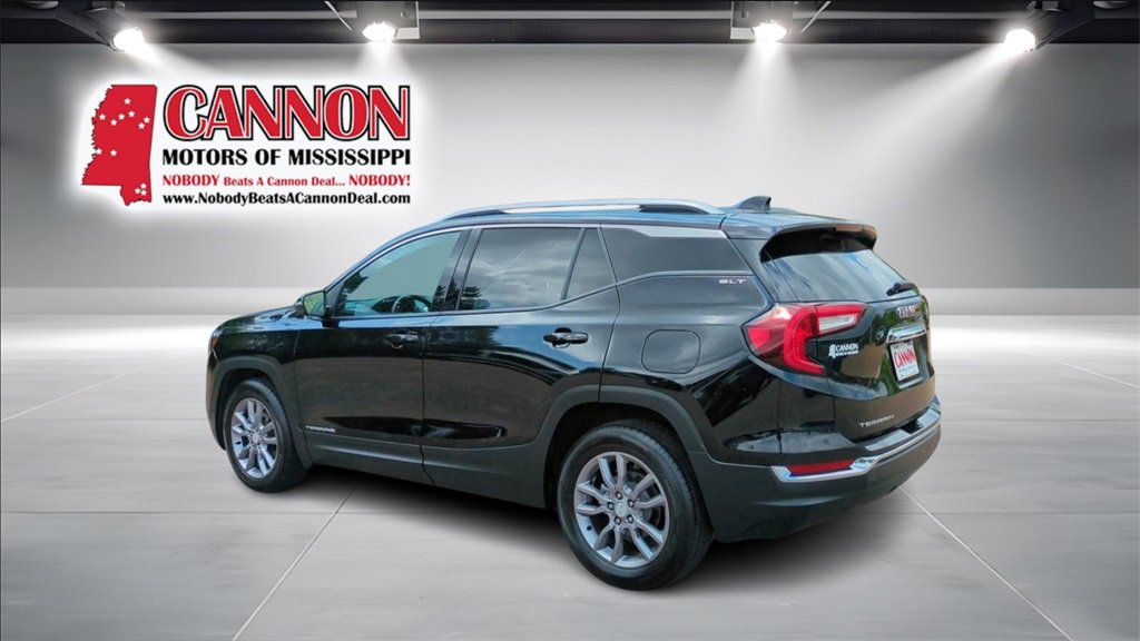 2024 Gmc Terrain SLT photo 2