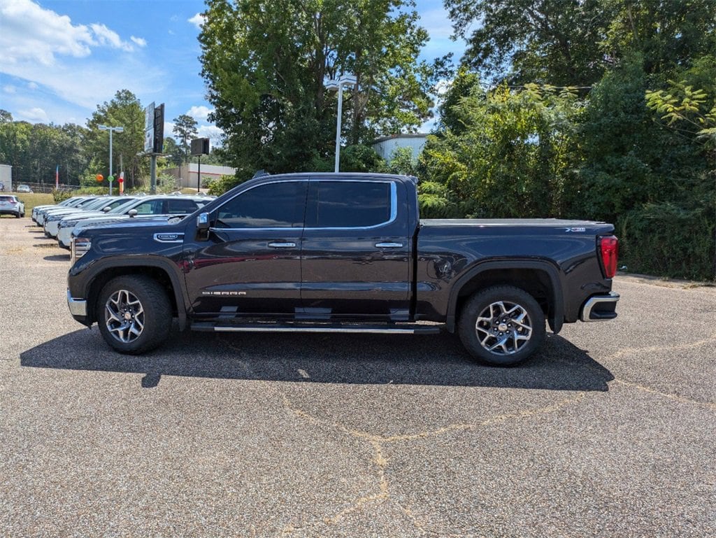 Certified 2022 GMC Sierra 1500 SLT with VIN 3GTUUDEDXNG652975 for sale in Laurel, MS