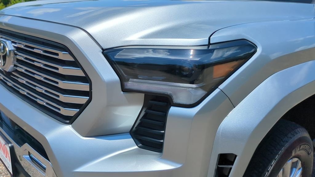 2024 Toyota Tacoma Limited - Photo 9