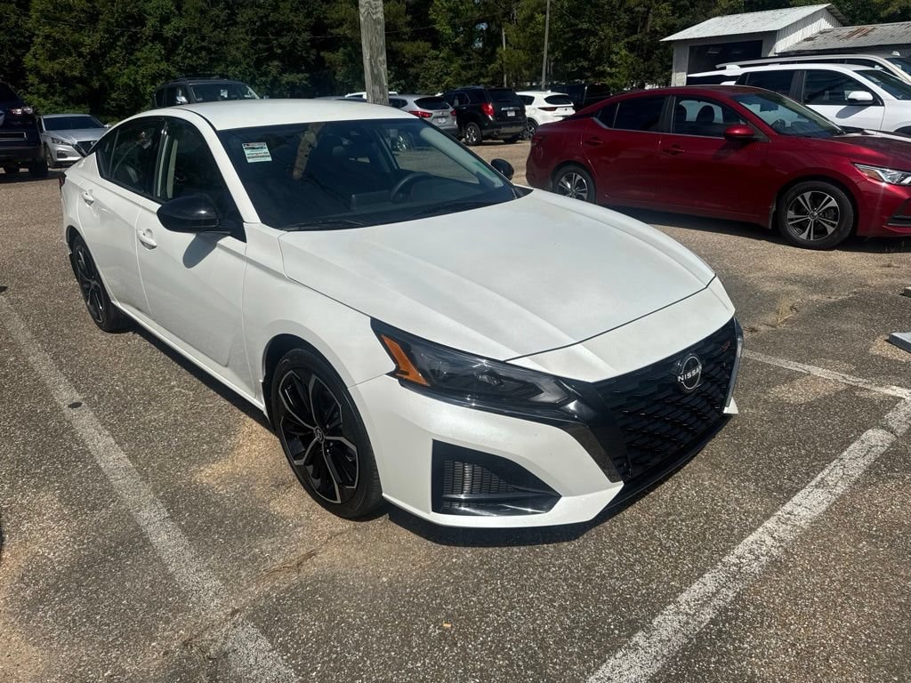 Used 2024 Nissan Altima 2.5 SR Sedan