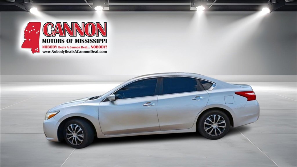 2017 Nissan Altima 2.5 S photo 2