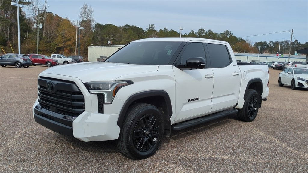 2025 Toyota Tundra Limited's photo