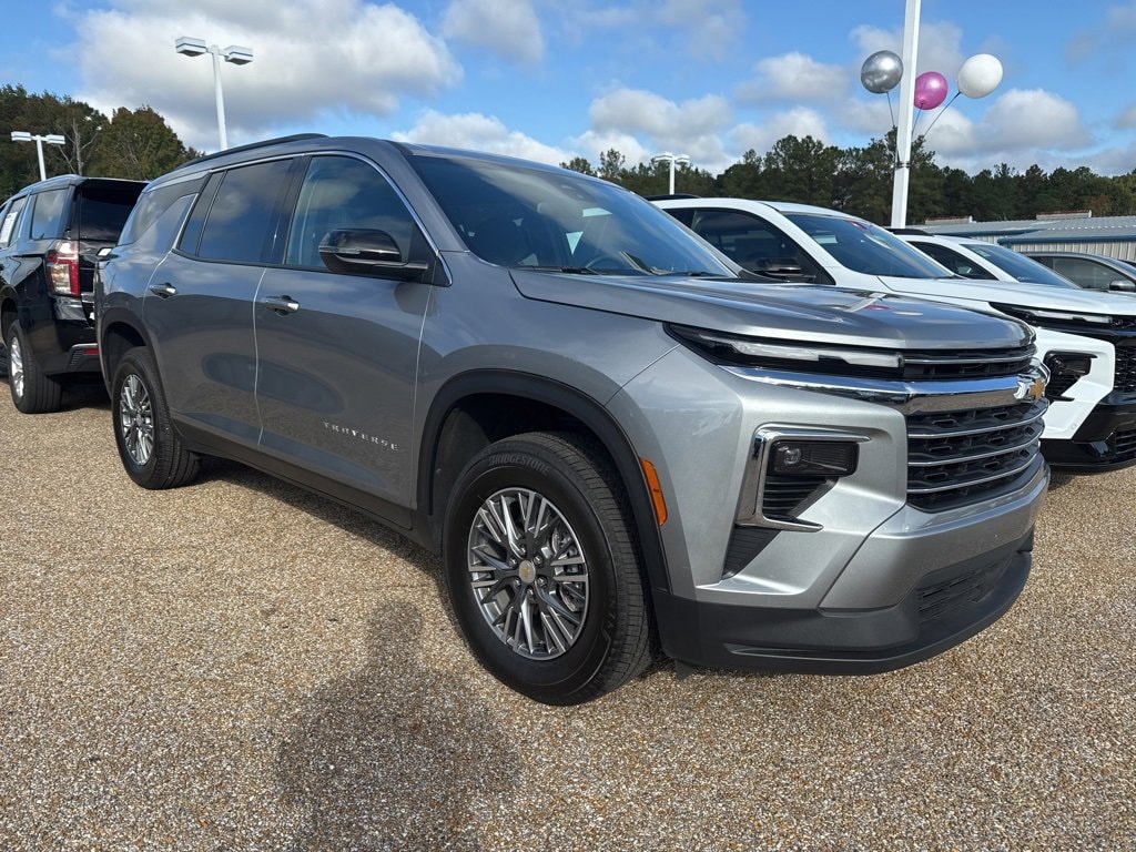 Certified 2025 Chevrolet Traverse LT SUV