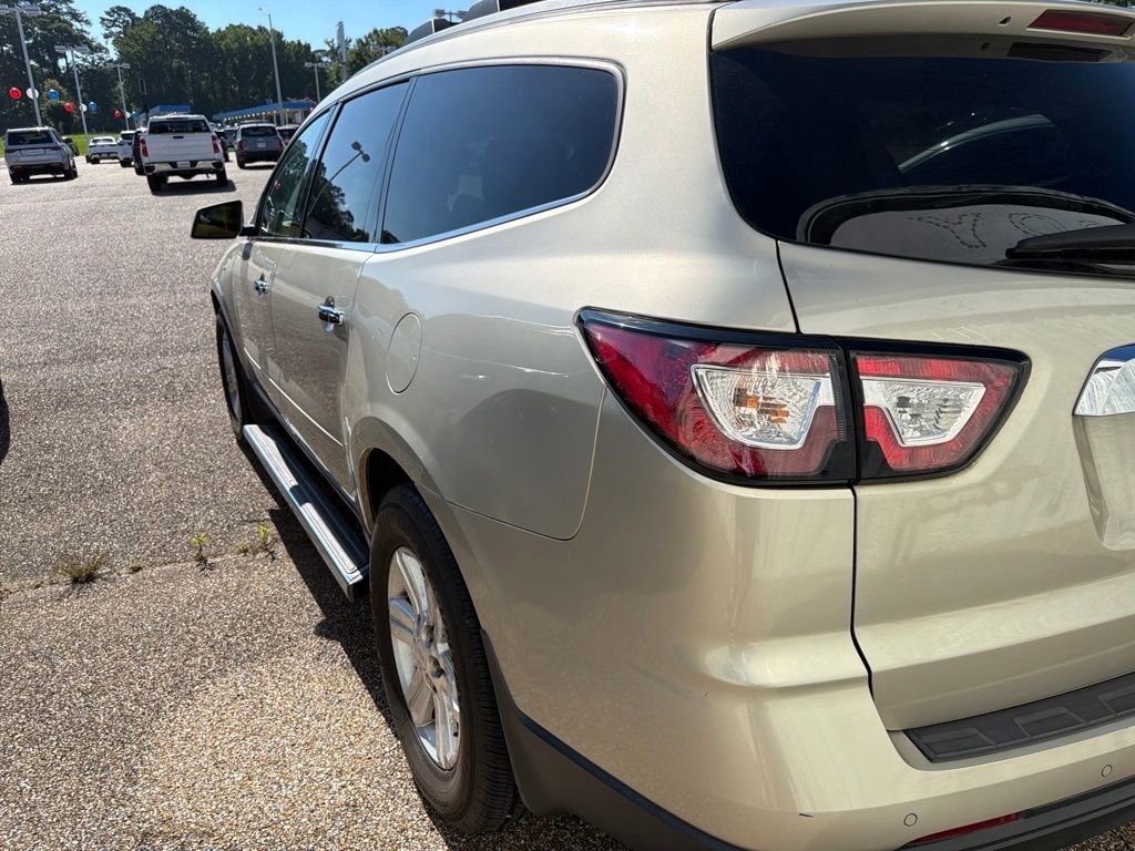 Used 2014 Chevrolet Traverse LT SUV