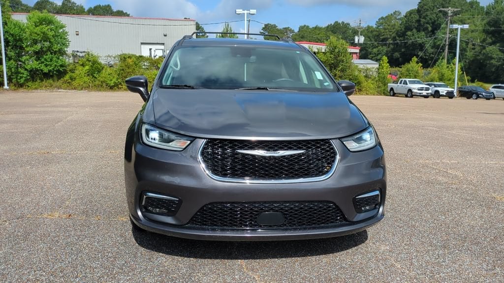 Used 2022 Chrysler Pacifica Touring L Van Passenger Van