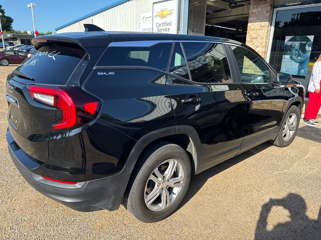Used 2024 GMC Terrain SLE SUV