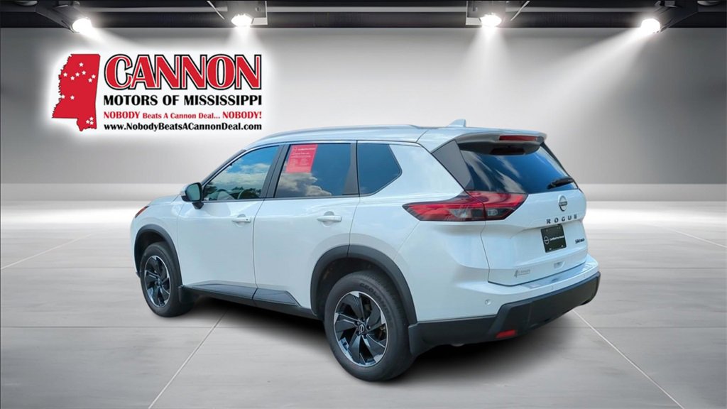 2024 Nissan Rogue SV photo 3