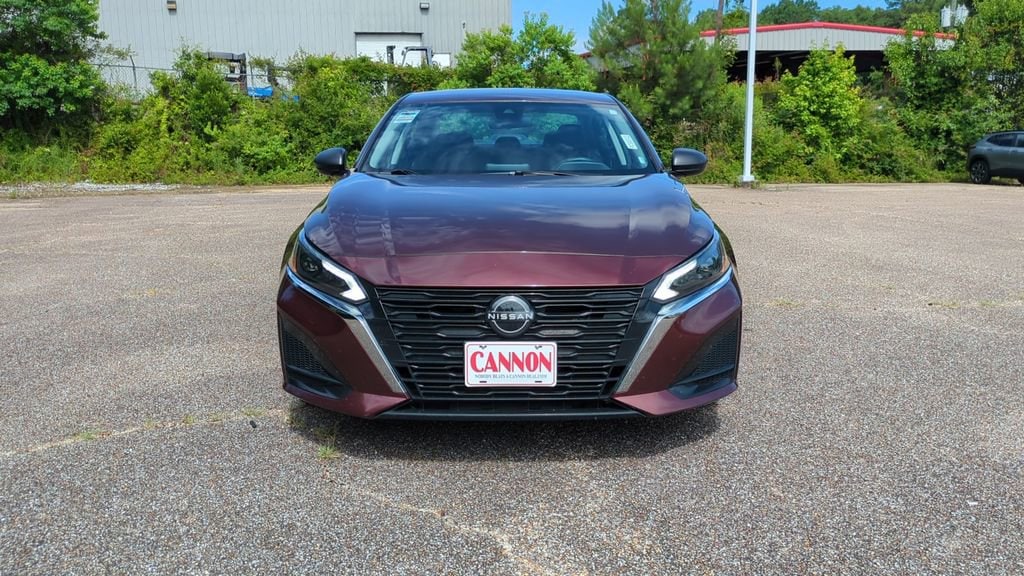 Used 2024 Nissan Altima 2.5 SV Sedan