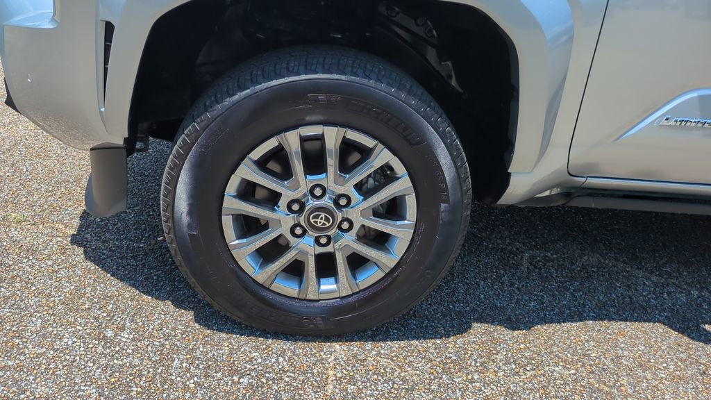 2024 Toyota Tacoma Limited - Photo 10
