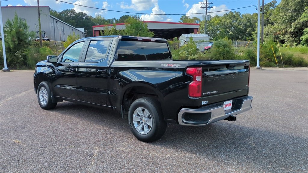 2025 Chevrolet Silverado 1500 LT photo 3