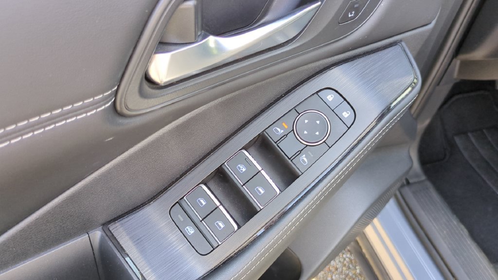 2025 Nissan Rogue SL - Photo 12