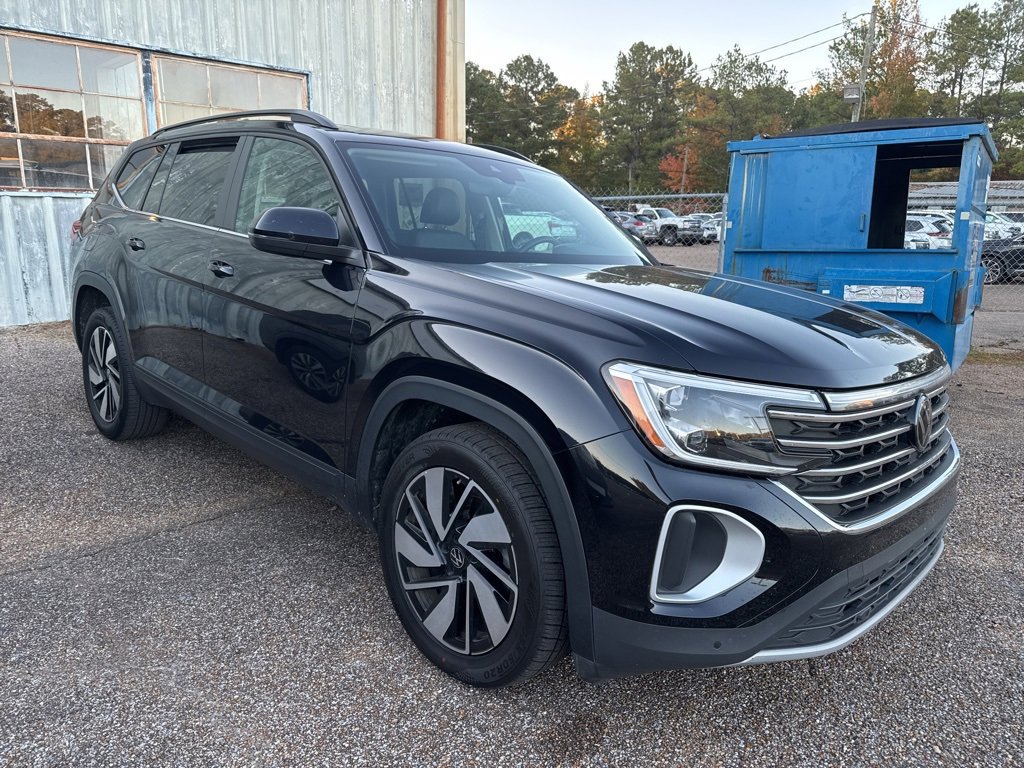 2024 Volkswagen Atlas SE Technology photo 2