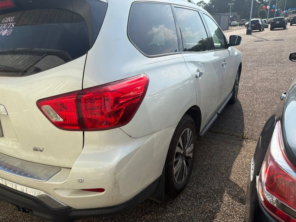 Used 2017 Nissan Pathfinder SV SUV