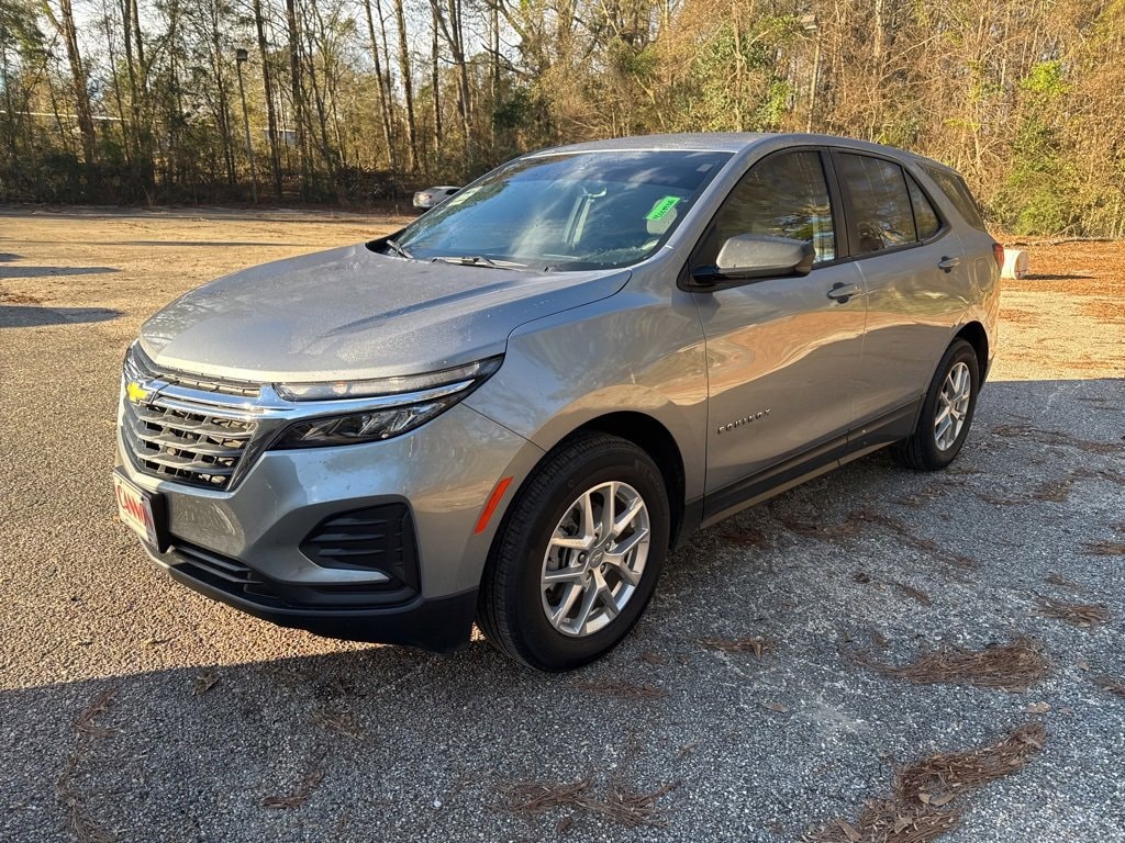 2024 Chevrolet Equinox LS's photo