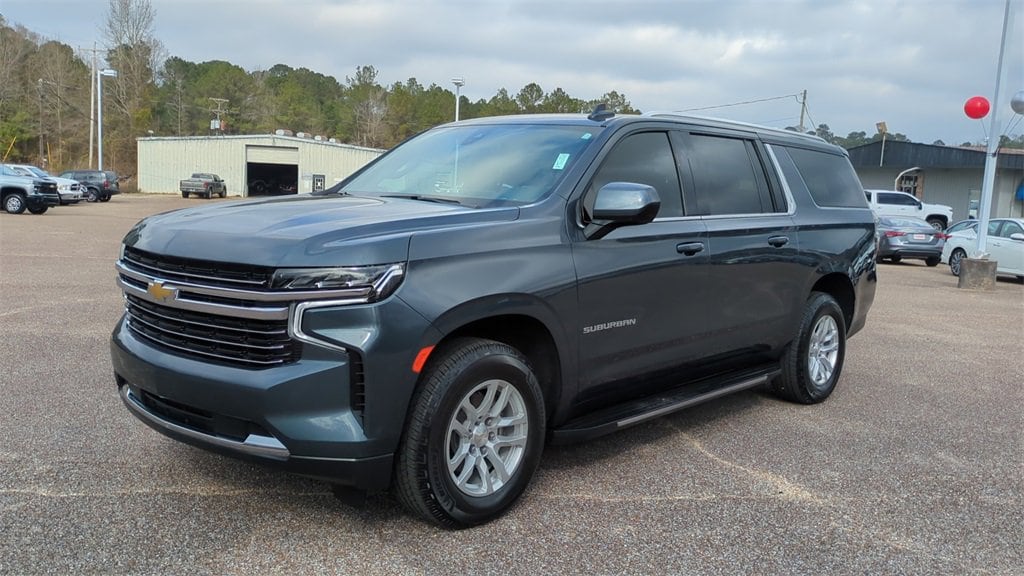 2021 Chevrolet Suburban LT's photo