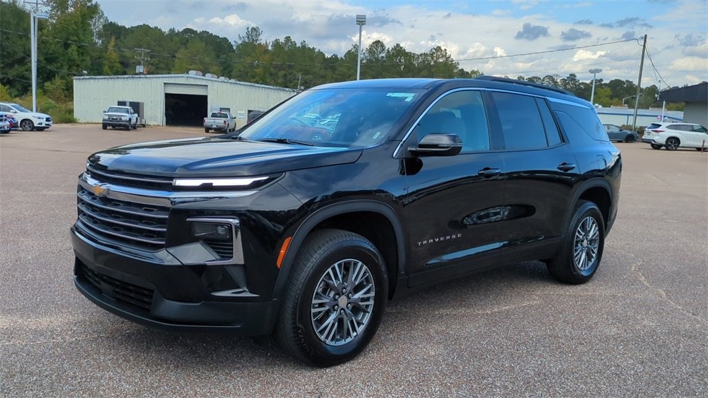 2025 Chevrolet Traverse LT's photo