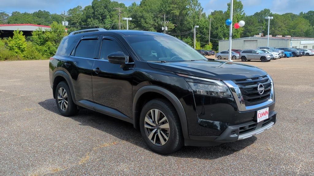Used 2025 Nissan Pathfinder SL SUV