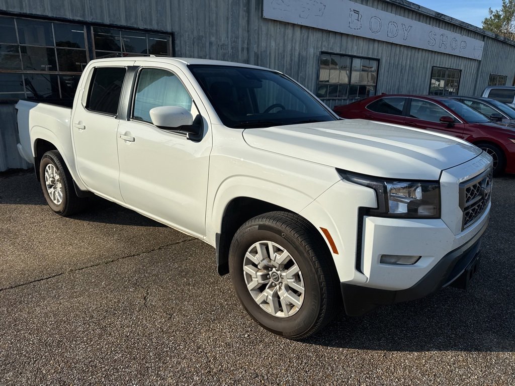 2024 Nissan Frontier SV photo 2