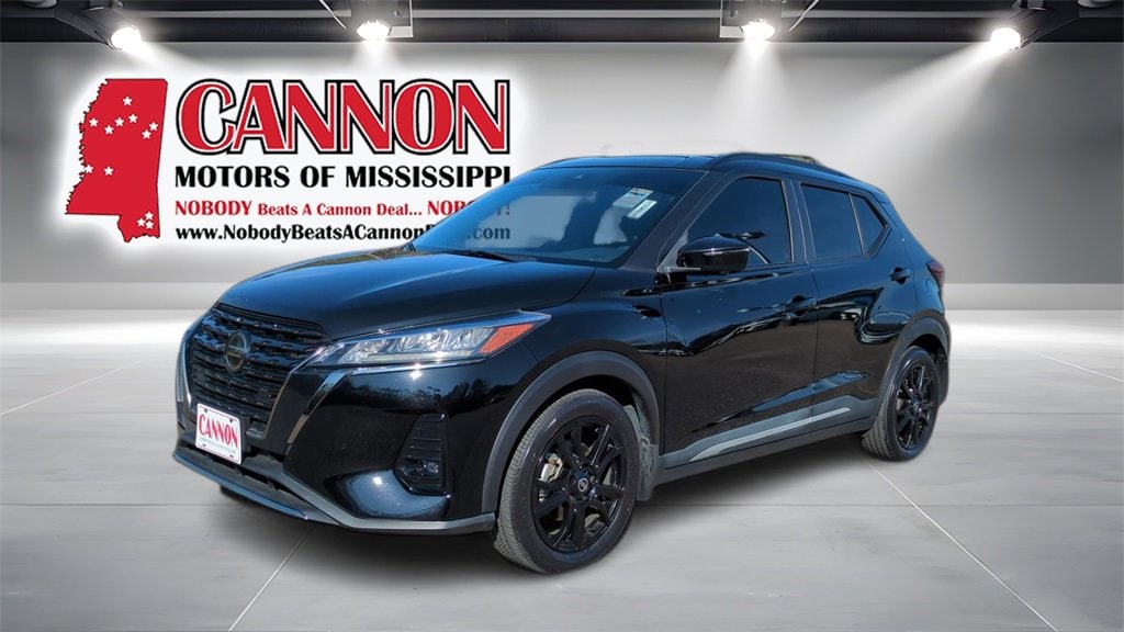 2021 Nissan Kicks SR's photo