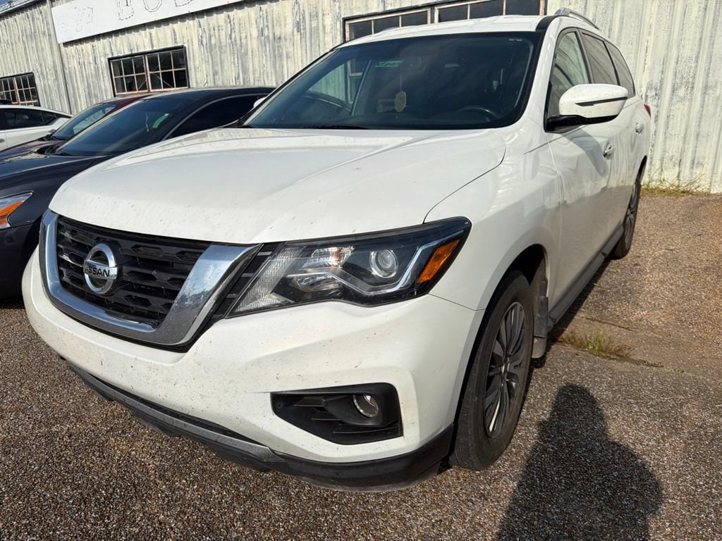 Used 2017 Nissan Pathfinder SV SUV