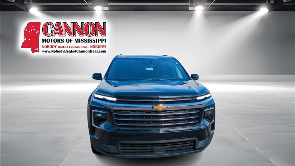 Used 2025 Chevrolet Traverse LT SUV