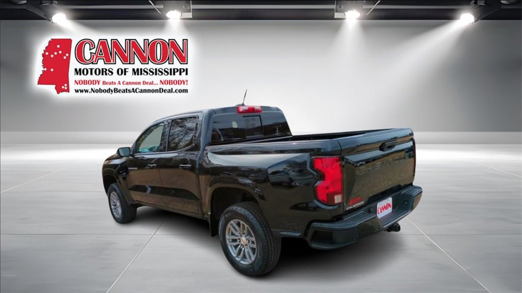 2025 Chevrolet Colorado Work Truck LT photo 3