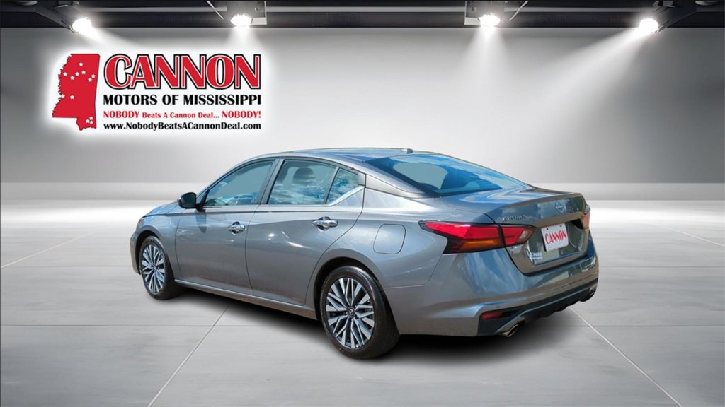 2024 Nissan Altima 2.5 SV photo 3