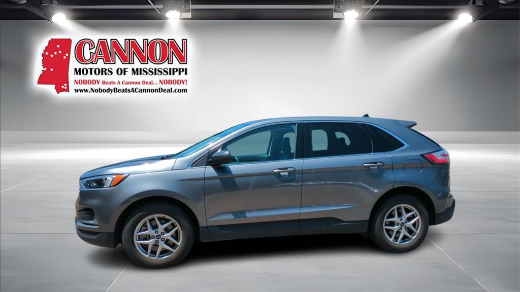 2024 Ford Edge SEL photo 2
