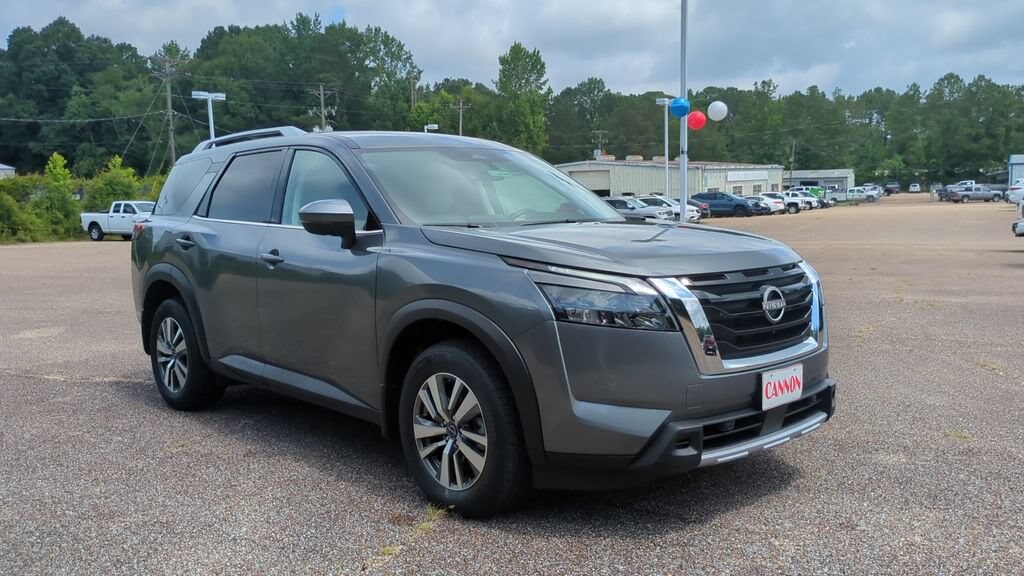 Used 2025 Nissan Pathfinder SL SUV