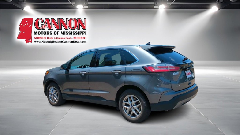 2024 Ford Edge SEL photo 3