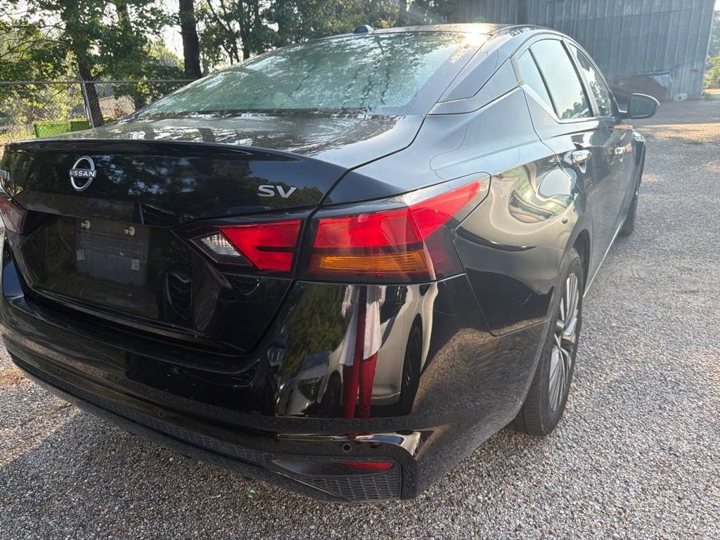 Used 2024 Nissan Altima 2.5 SV Sedan