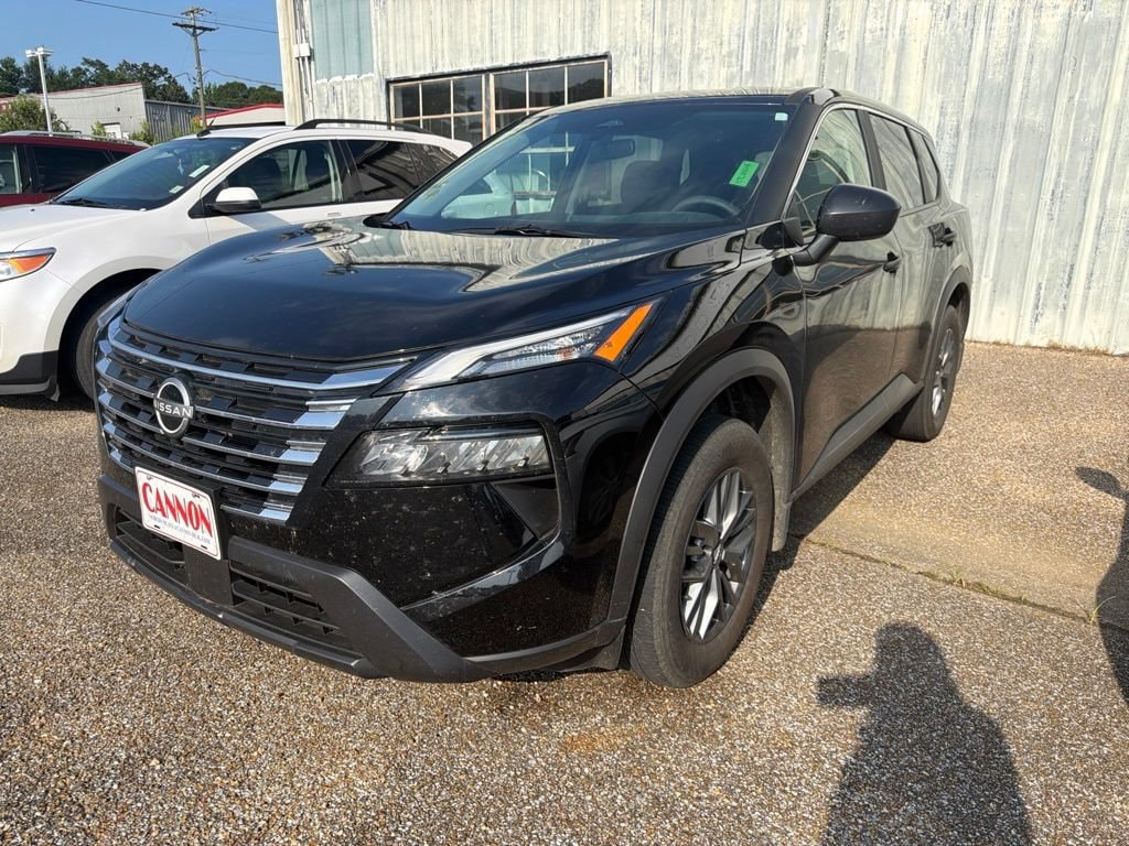 2026 Nissan Rogue S FWD's photo