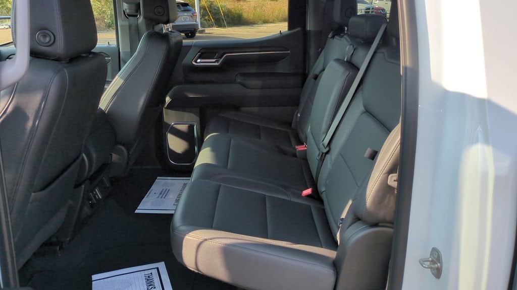 2024 GMC Sierra 1500 SLT - Photo 13
