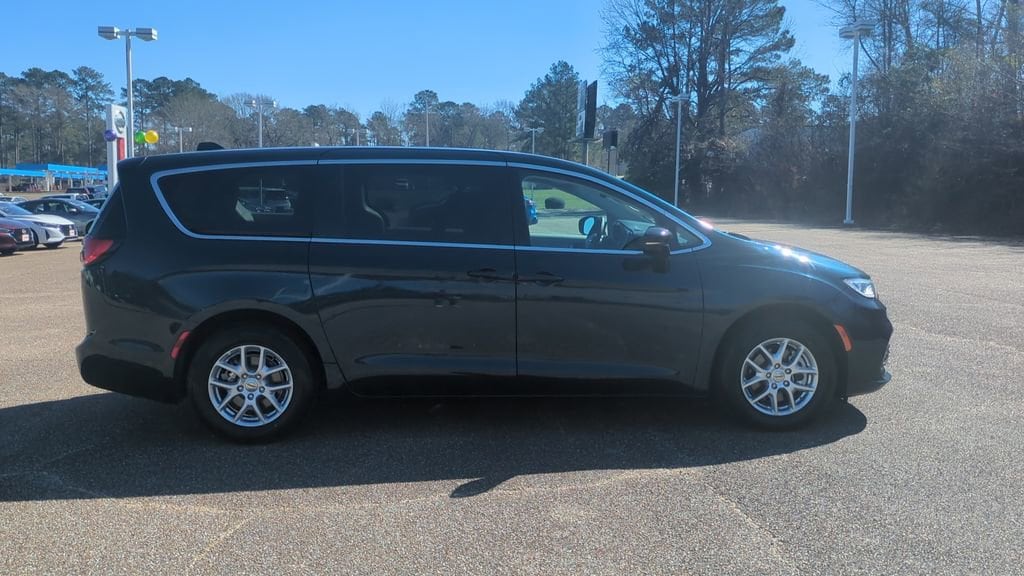Used 2024 Chrysler Pacifica Touring L Van Passenger Van