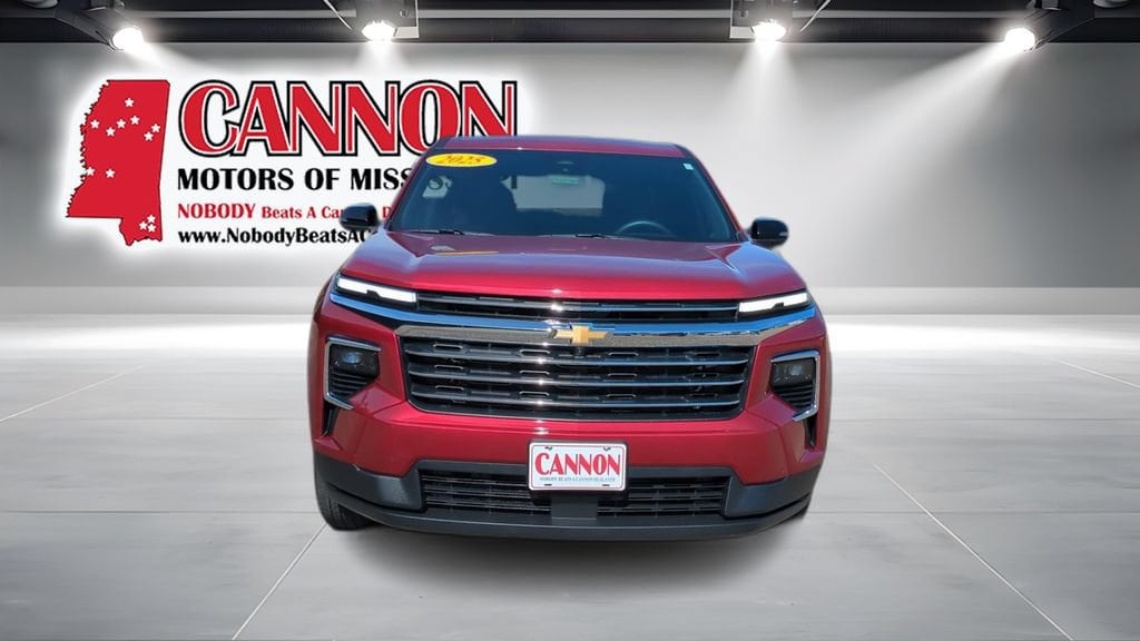 Used 2025 Chevrolet Traverse LT SUV
