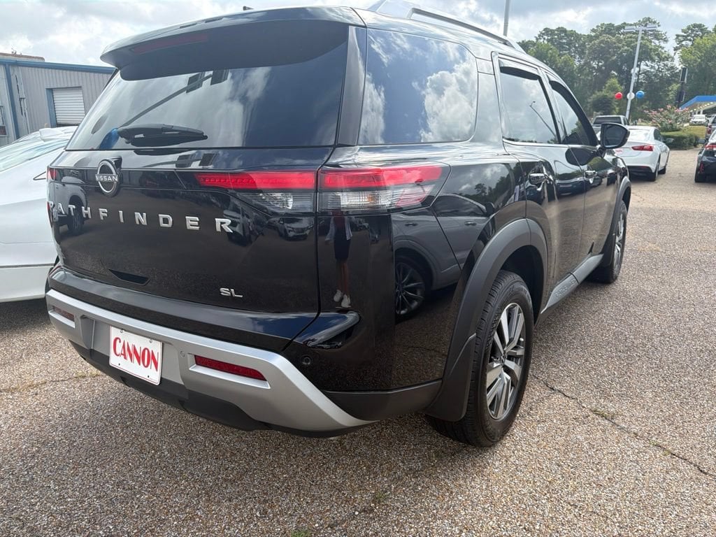 Used 2025 Nissan Pathfinder SL SUV