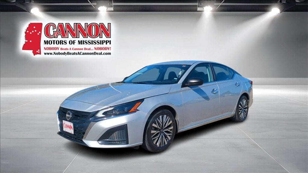 2024 Nissan Altima SV's photo